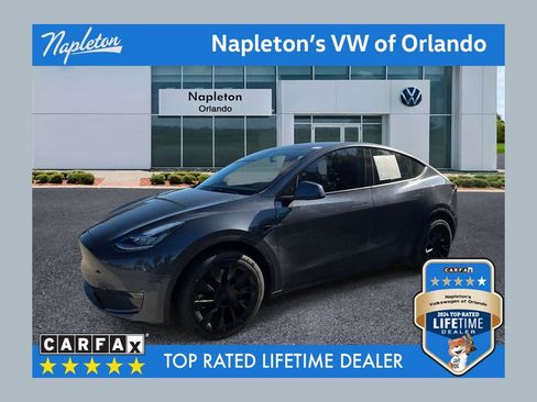 Used 2023 Tesla Model Y Long Range AWD/4WD image 1