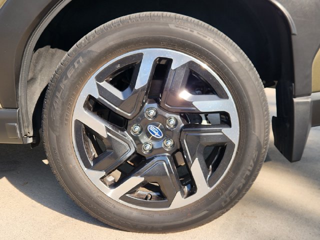 Used 2025 Subaru Forester Limited AWD/4WD image 11