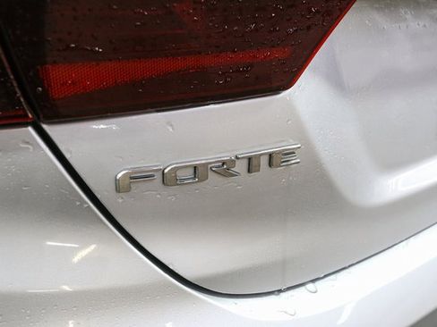 Used 2020 Kia Forte LXS image 9