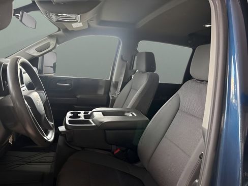 Used 2020 Chevrolet Silverado 2500 Custom w/ Custom Value Package image 10