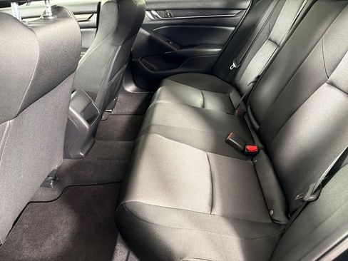 Used 2018 Honda Accord LX image 17