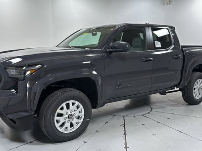 New 2025 Toyota Tacoma SR5