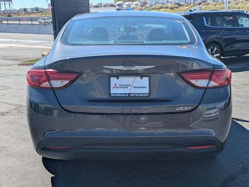Used 2016 Chrysler 200 LX image 5