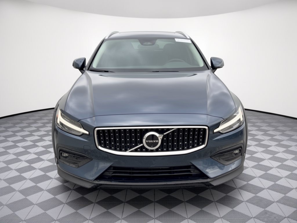 Certified 2026 Volvo V60 B5 Cross Country Plus AWD/4WD image 6