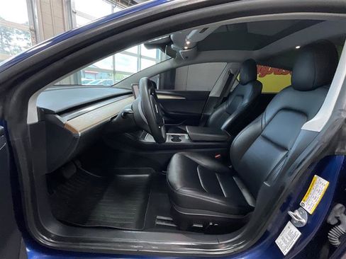 Used 2021 Tesla Model 3 Standard Range RWD image 12