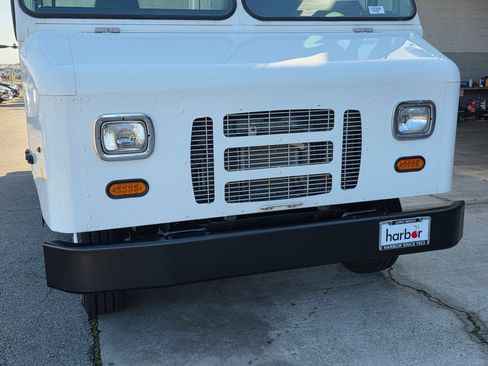 Used 2017 Ford E-350 and Econoline 350 Super Duty w/ A/C Prep Package image 10