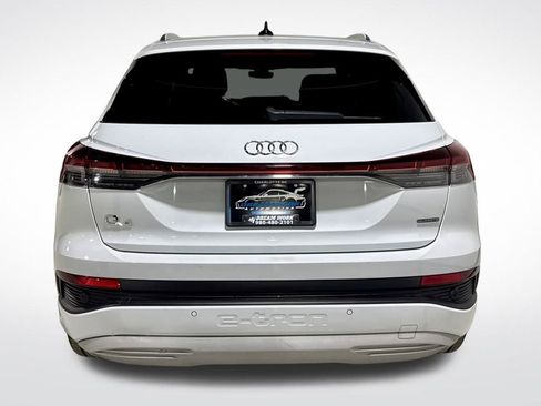 Used 2022 Audi Q4 e-tron Premium Plus image 8