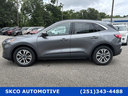 Used 2022 Ford Escape SEL w/ Technology Package FWD image 2