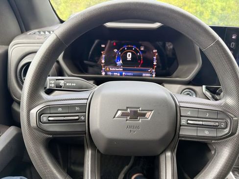 Used 2023 Chevrolet Colorado Trail Boss w/ Technology Package AWD/4WD image 18