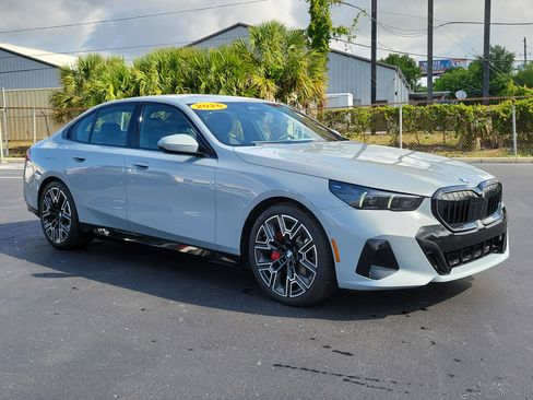 Used 2026 BMW 530i w/ M Sport Package RWD image 2