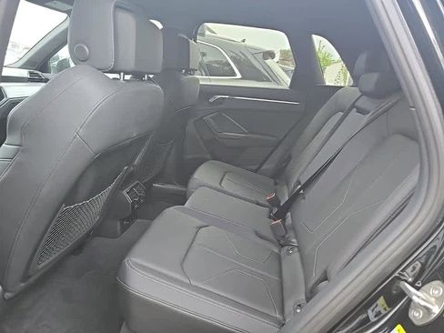 Used 2023 Audi Q3 2.0T Premium w/ Black Optic Sport Package image 10