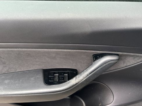 Used 2019 Tesla Model 3 Standard Range Plus image 10