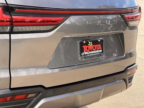 Used 2023 Lexus LX 600 4WD w/ Ultra Luxury Package image 6