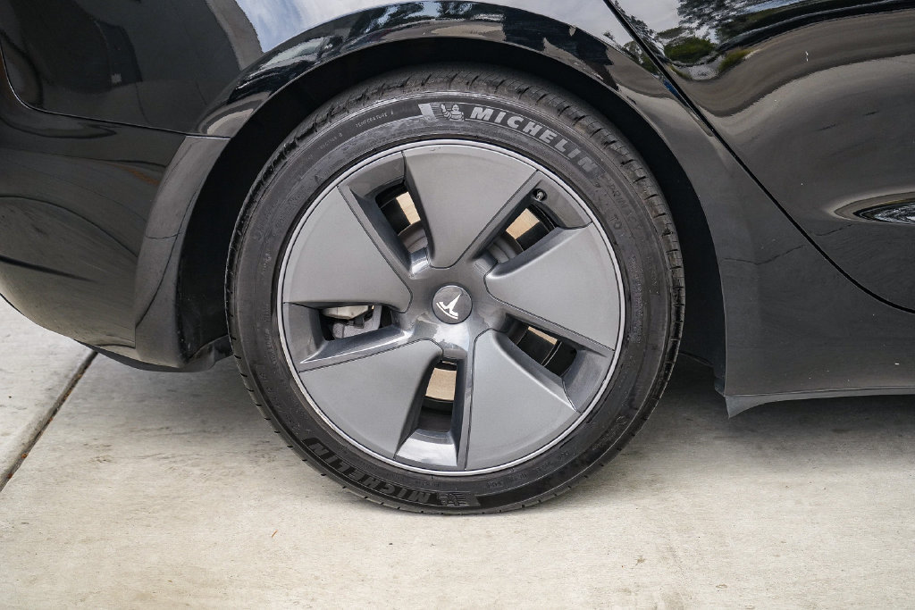 Used 2023 Tesla Model 3 Standard Range RWD image 11
