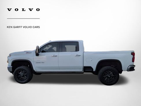 Used 2024 Chevrolet Silverado 3500 LTZ w/ LTZ Plus Package image 7