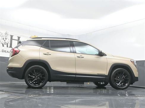 Used 2023 GMC Terrain SLT w/ Infotainment Package II image 52