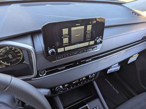 New 2025 Mitsubishi Outlander SE image 14