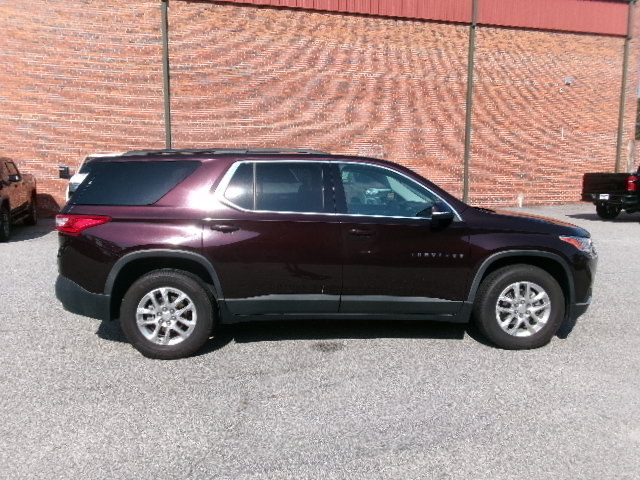 Used 2021 Chevrolet Traverse LT FWD image 2