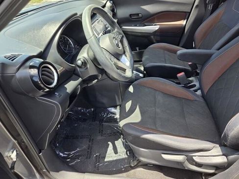 Used 2018 Nissan Kicks SR FWD image 5