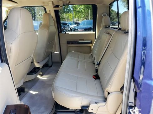 Used 2010 Ford F250 Lariat image 9