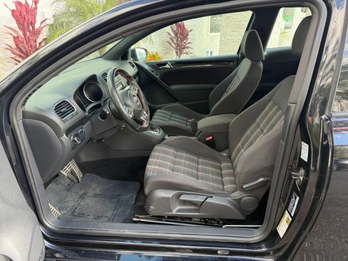 Used 2011 Volkswagen Golf 2-Door image 23