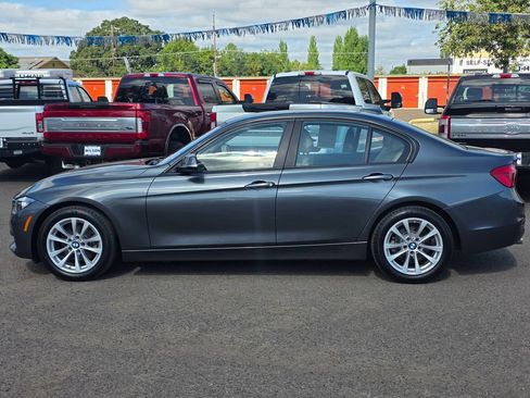 Used 2017 BMW 320i Sedan RWD image 8