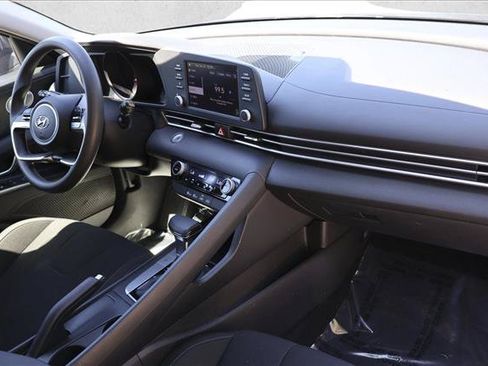 Used 2021 Hyundai Elantra SEL FWD image 26
