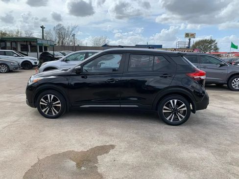 Used 2020 Nissan Kicks SR w/ SR Premium Package FWD image 9