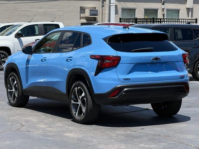Used 2024 Chevrolet Trax RS w/ Driver Confidence Package FWD image 5
