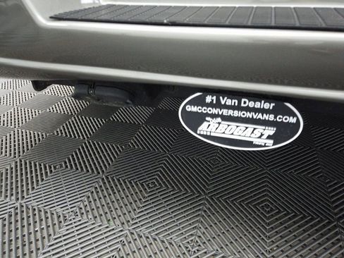 Used 2020 Chevrolet Express 2500 Extended w/ Enhanced Convenience Package image 5