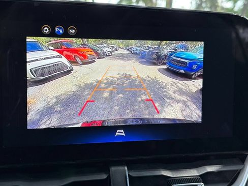 Used 2025 Chevrolet Equinox LT FWD image 22