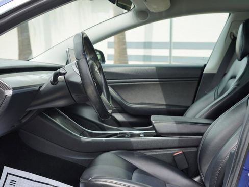 Used 2018 Tesla Model 3 RWD image 7