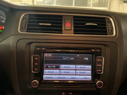 Used 2014 Volkswagen Jetta SE image 17