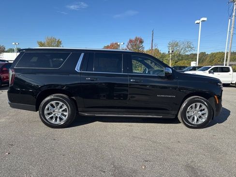 New 2026 Chevrolet Suburban Premier image 7