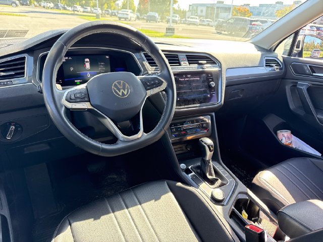 Used 2022 Volkswagen Tiguan SE w/ Panoramic Sunroof Package AWD/4WD image 19