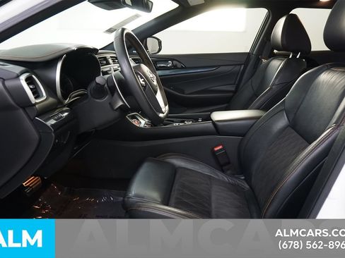 Used 2023 Nissan Maxima SR w/ Sport Mat Group FWD image 16