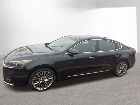 Used 2019 Kia Cadenza Limited image 2