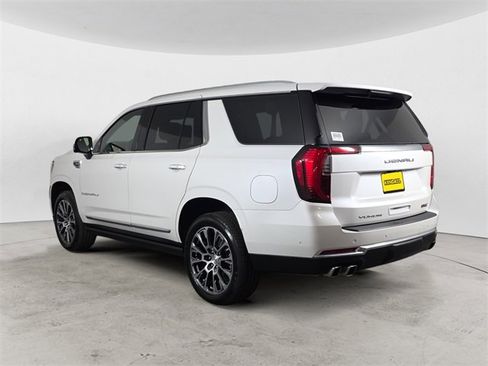 Used 2025 GMC Yukon Denali w/ Denali Reserve Package image 3