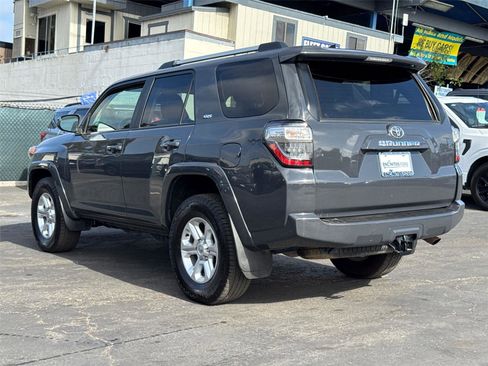 Used 2024 Toyota 4Runner SR5 AWD/4WD image 9