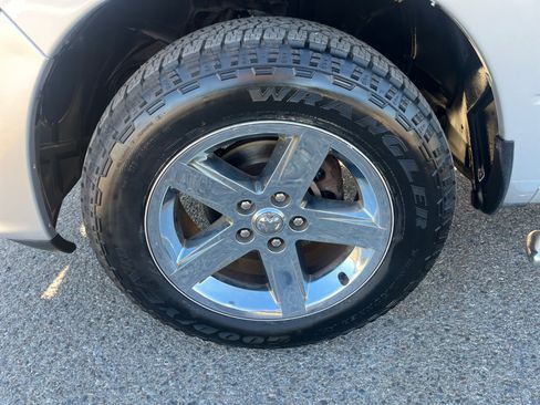 Used 2017 RAM 1500 Express w/ Express Value Package AWD/4WD image 25