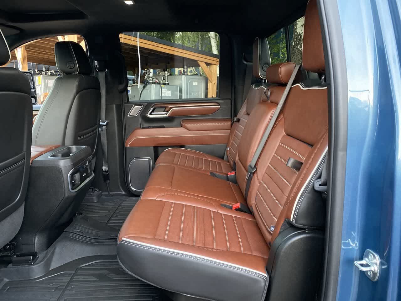 Used 2025 GMC Sierra 3500 Denali Ultimate AWD/4WD image 16