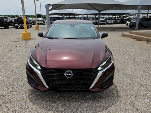 Used 2025 Nissan Altima 2.5 SV FWD image 3