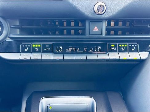 Used 2026 Toyota Crown Signia w/ Advanced Technology Package image 35