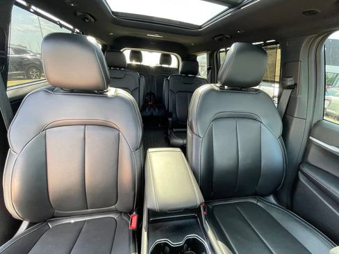 Used 2025 Jeep Grand Cherokee L Limited w/ Luxury Tech Group II AWD/4WD image 31