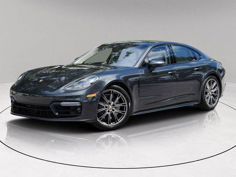 Used 2023 Porsche Panamera GTS image 1