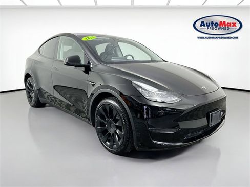 Used 2023 Tesla Model Y Long Range image 1