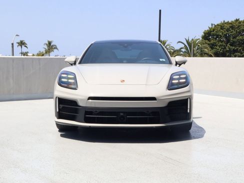 Certified 2025 Porsche Panamera 4 w/ Premium Package AWD/4WD image 6