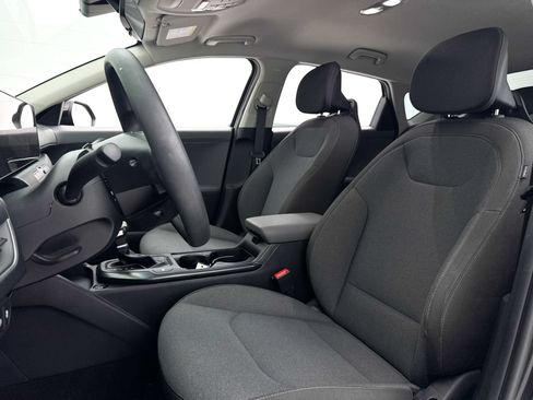 Certified 2025 Kia K4 FWD image 18