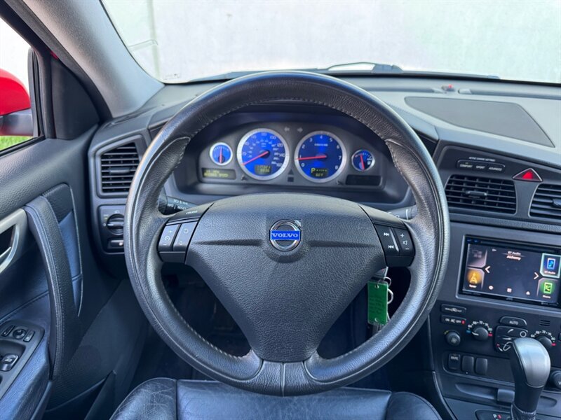 Used 2004 Volvo V70 R AWD/4WD image 16