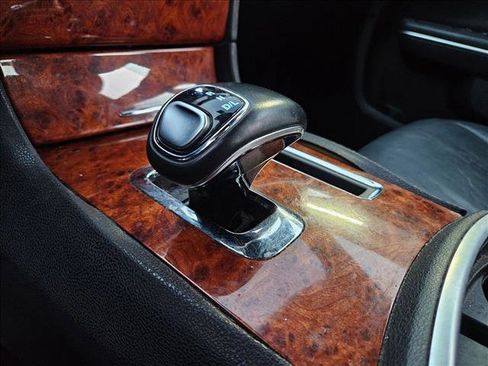 Used 2014 Chrysler 300 image 11